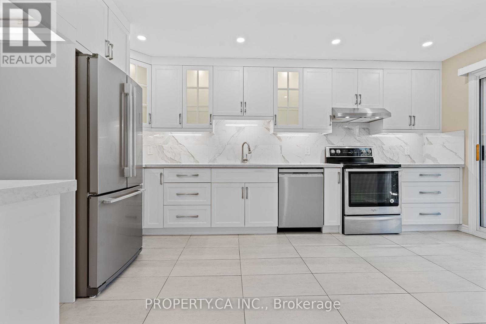 37 Black Hawk Way, Toronto, ON M2R 3L5