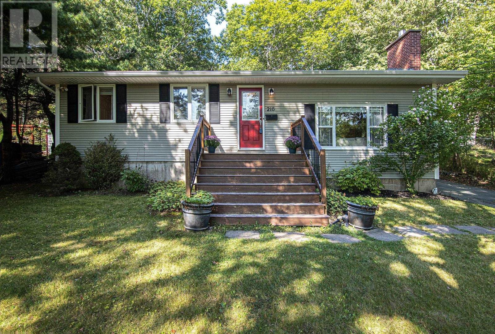 216 High St, Bedford, NS B4A 1M6