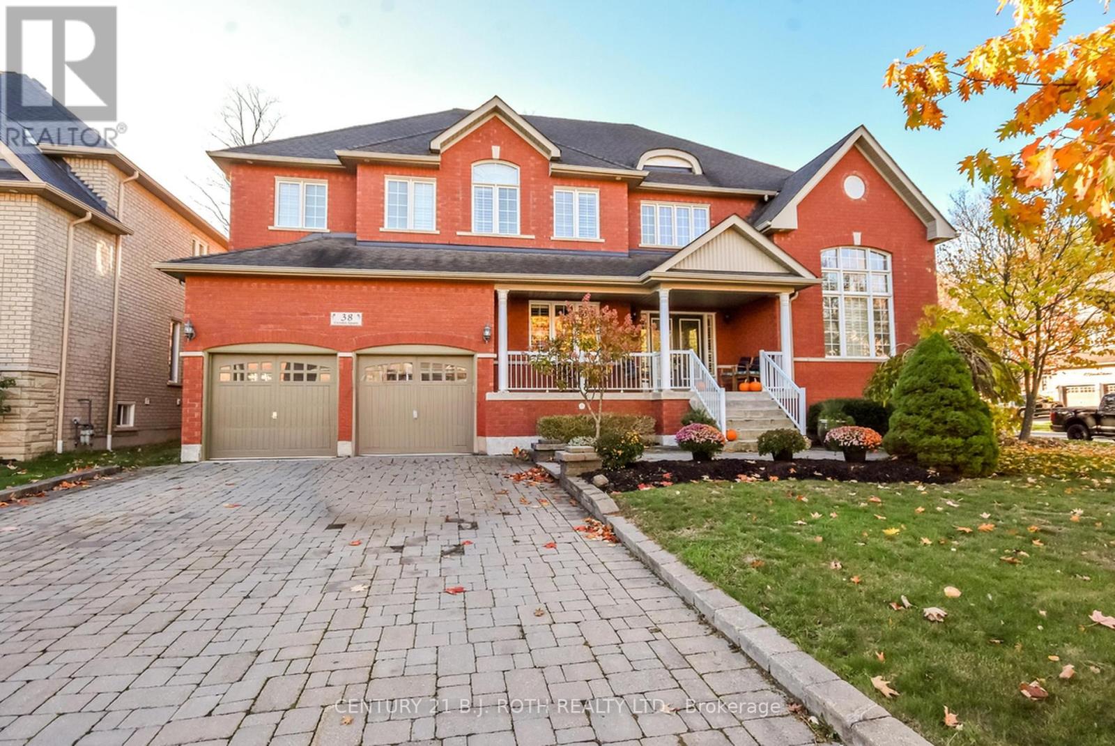 38 Camelot Sq, Barrie, ON L4M 0C3