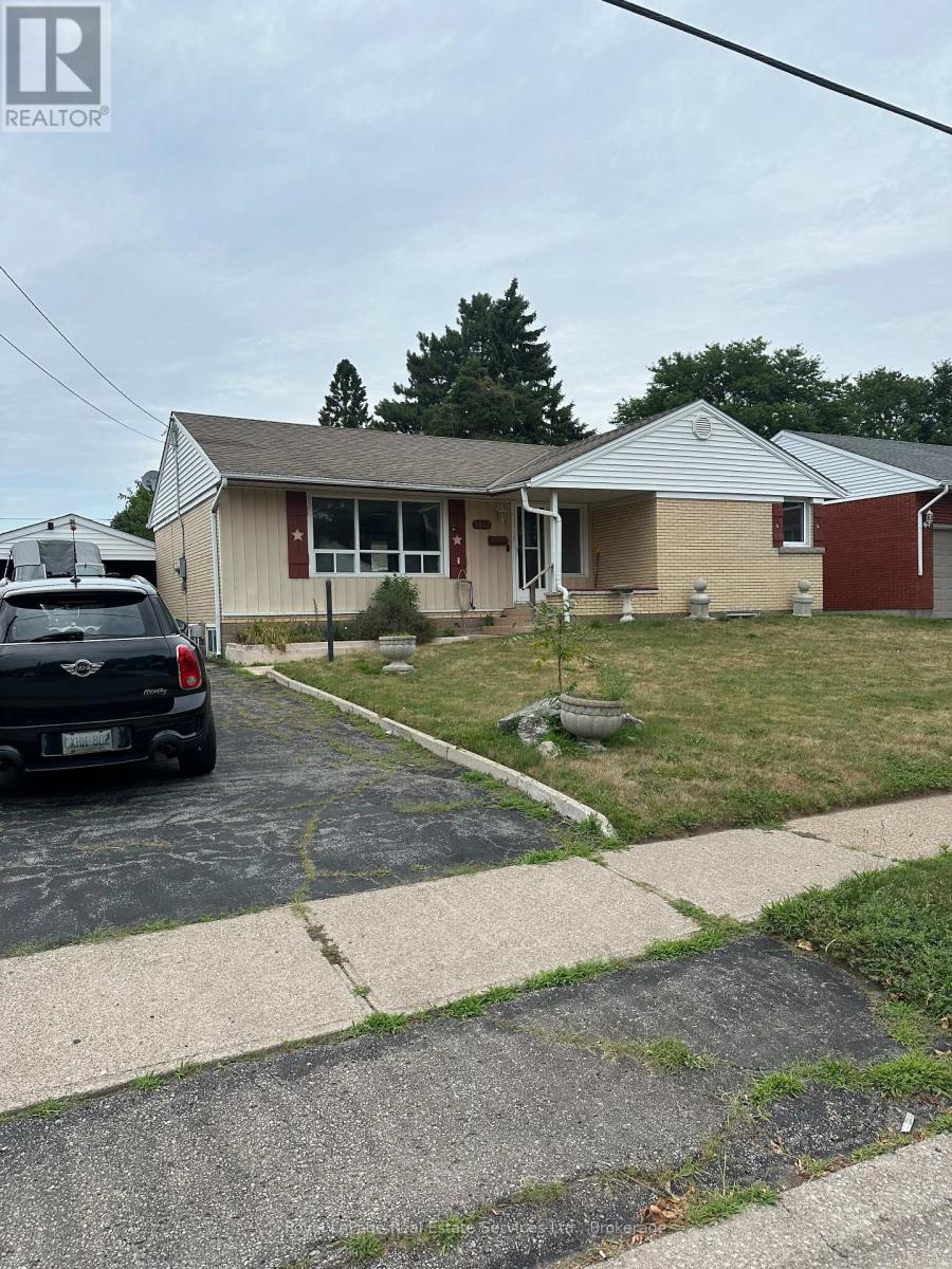 5971 Scott St, Niagara Falls, ON L2E 3B3