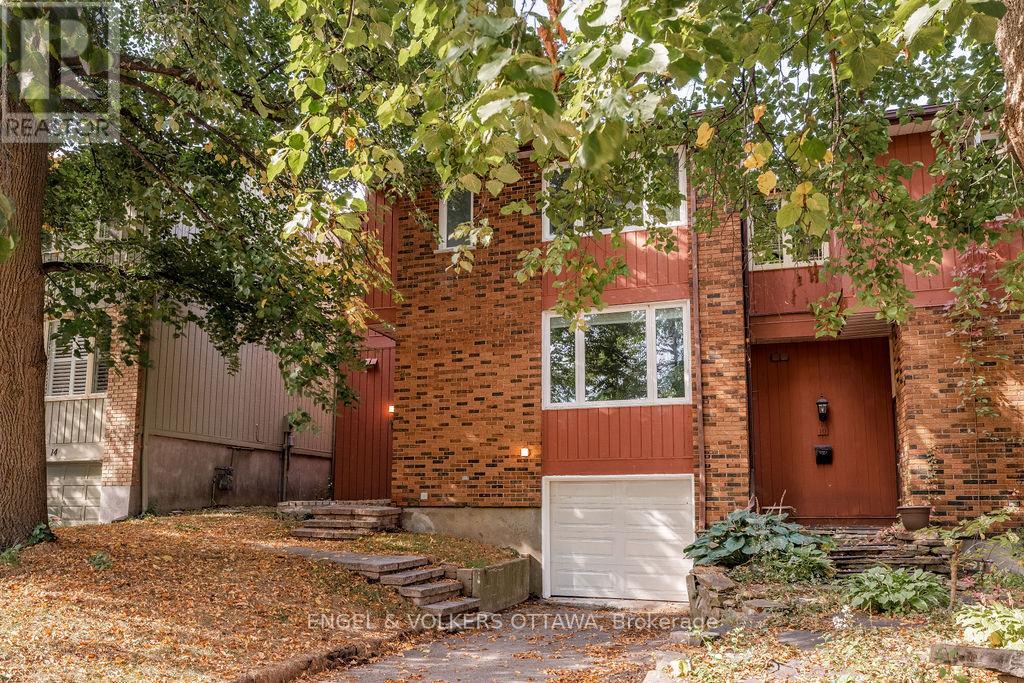 12 Bayside Private, Ottawa, ON K1V 9R3