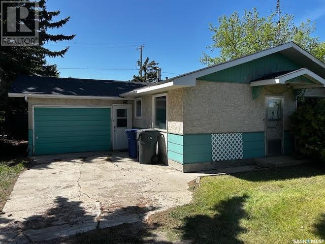 107 Arthur St, Cut Knife, SK S0M 0N0