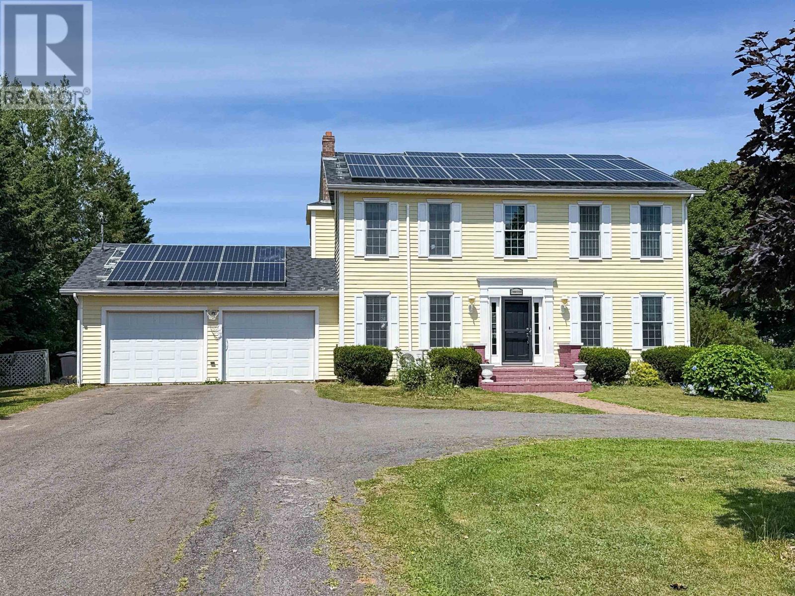 14 Royalty Rd, Charlottetown, PE C1E 1T8