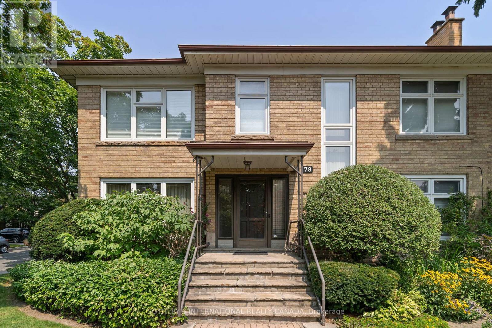 78 Ridelle Ave, Toronto, ON M6B 1J3