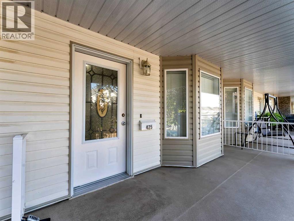 425 Washington Way SE, Medicine Hat, AB T1A 8V2