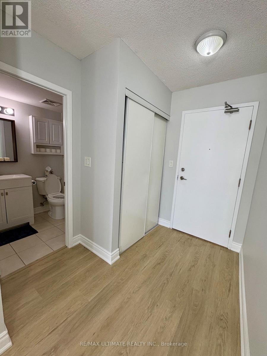 207 2464 Weston Rd, Toronto, ON M9N 0A2