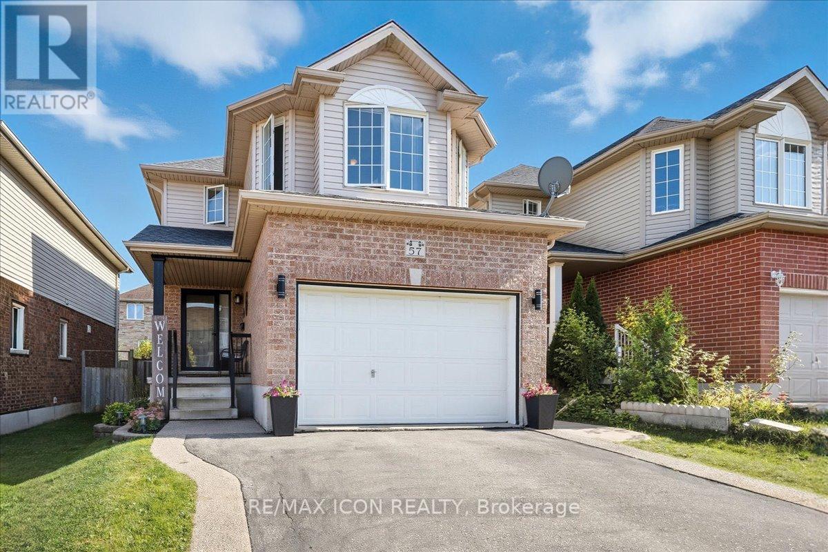 57 Tweedsdale St, Kitchener, ON N2R 1W2