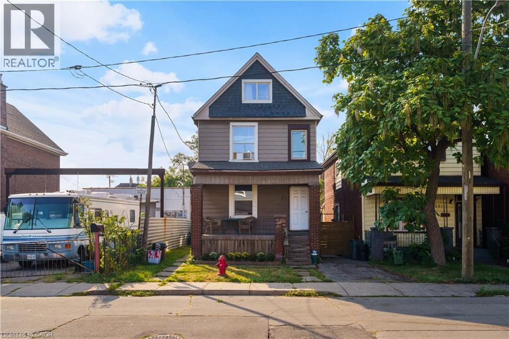 219 Avondale St, Hamilton, ON L8L 7C4