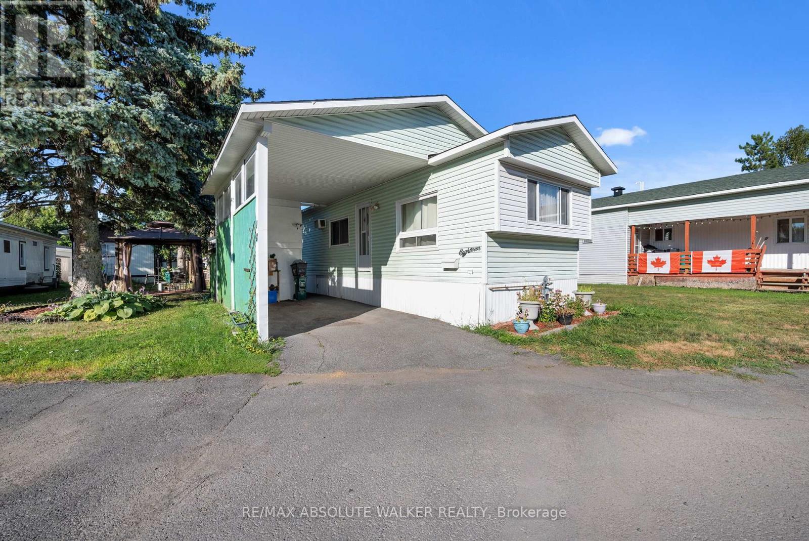 18 Tracy Ave, Ottawa, ON K2H 7P7