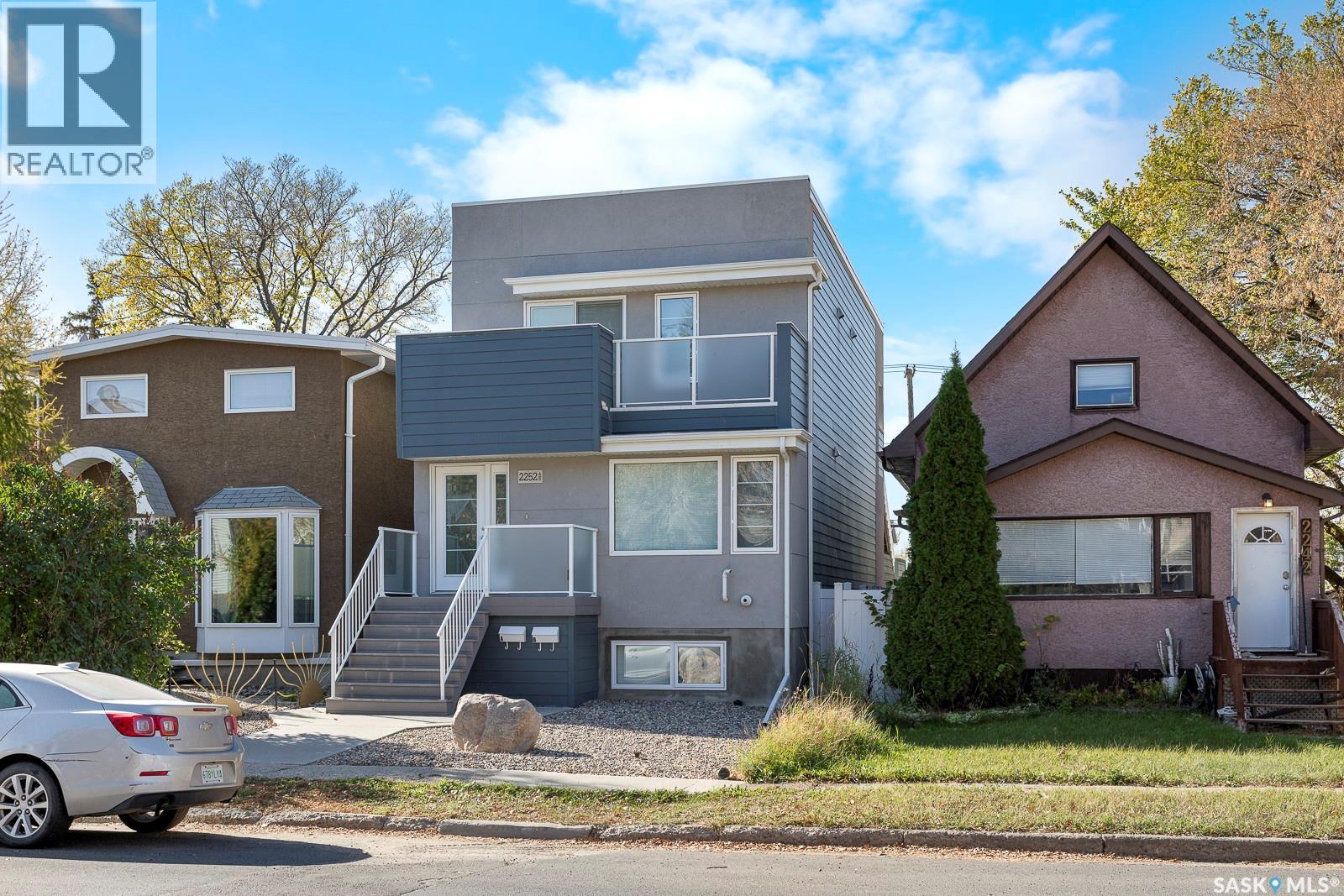 2252 Pasqua St, Regina, SK S4T 4M4