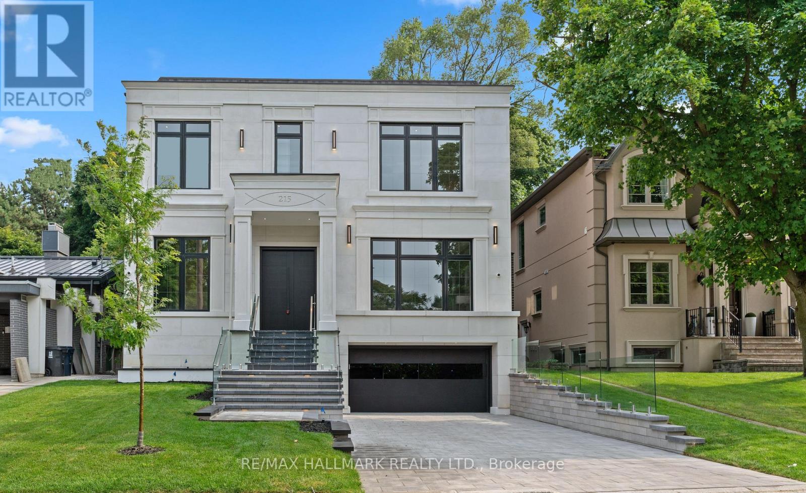 215 Northwood Dr, Toronto, ON M2M 2K5