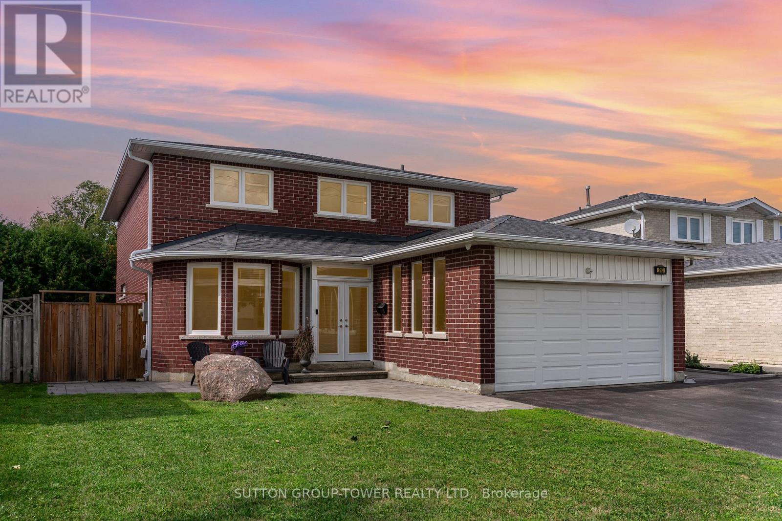 293 London Rd, Newmarket, ON L3Y 6L3
