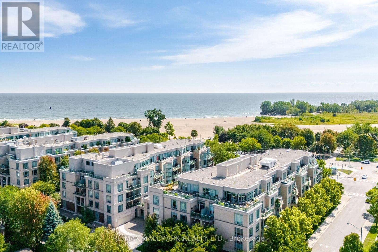 9 Boardwalk Dr Ph5 Dr, Toronto, ON M4L 6T1