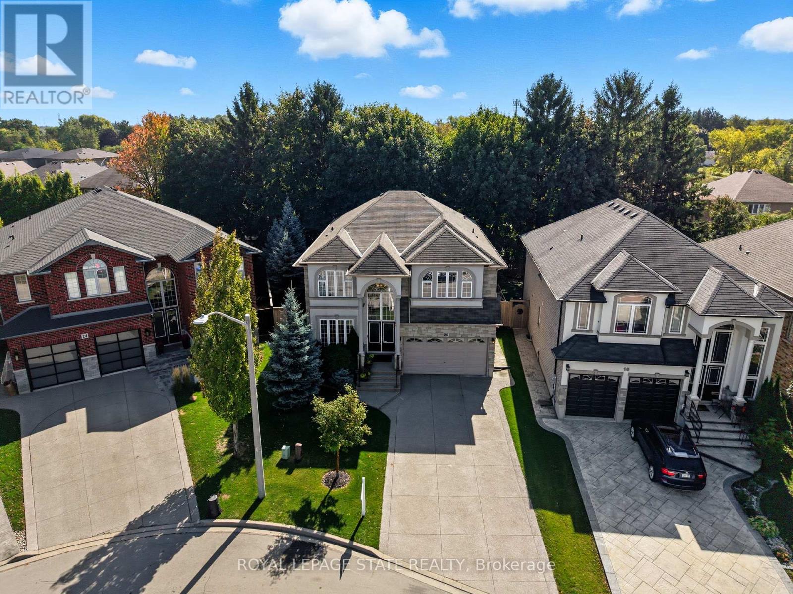 20 Lorupe Ct, Hamilton, ON L9G 0C8