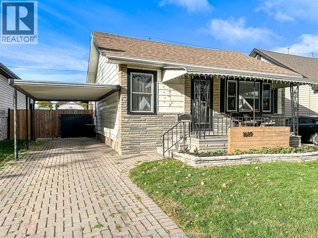 1689 Central Ave, Windsor, ON N8Y 3V9