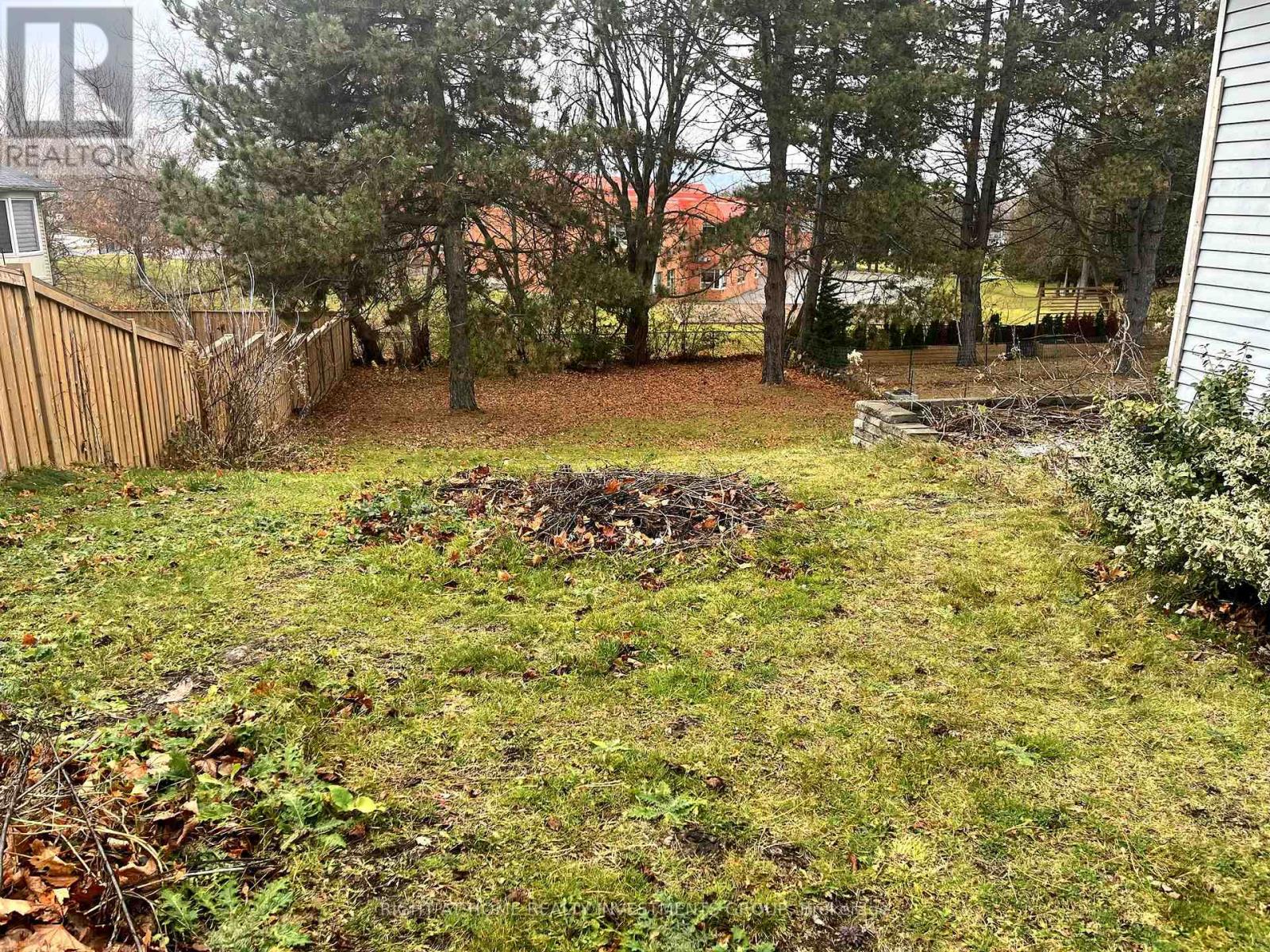 142 Howard Rd, Newmarket Huron Heights-leslie Valley, ON L3Y 3G7