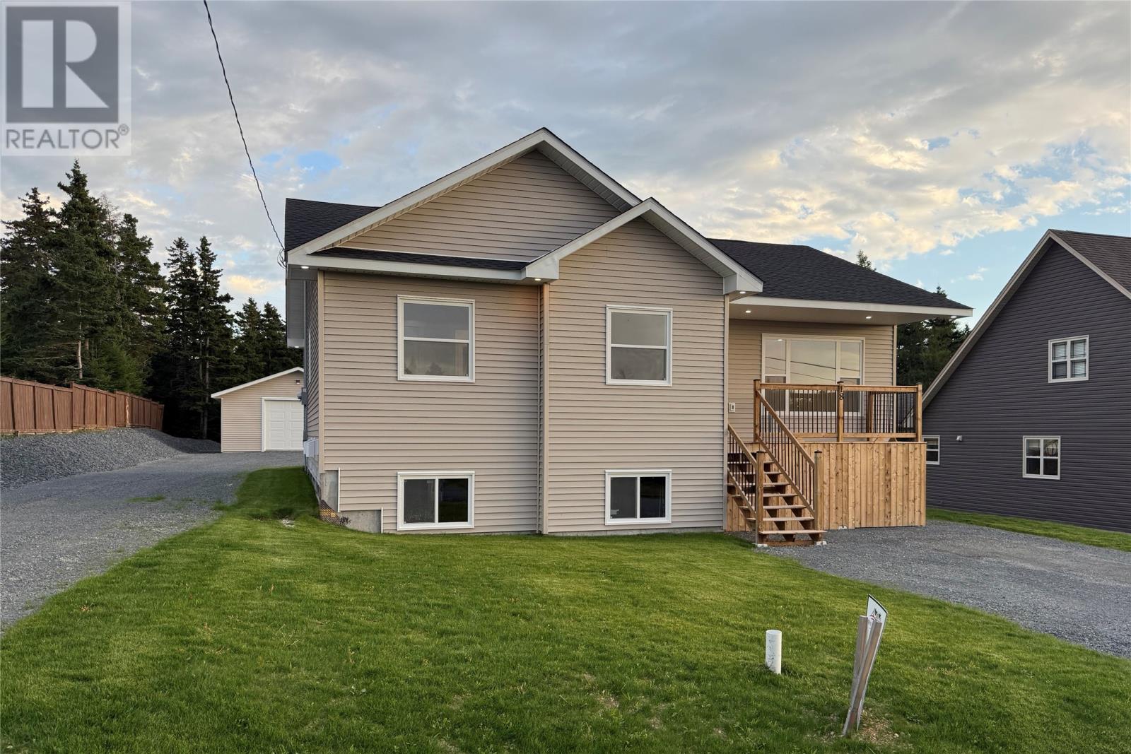 18 Old Cart Rd, South River, NL A0A 2B0