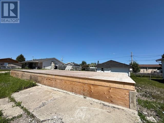 159 Centennial Dr, Longlac, ON P0T 2A0