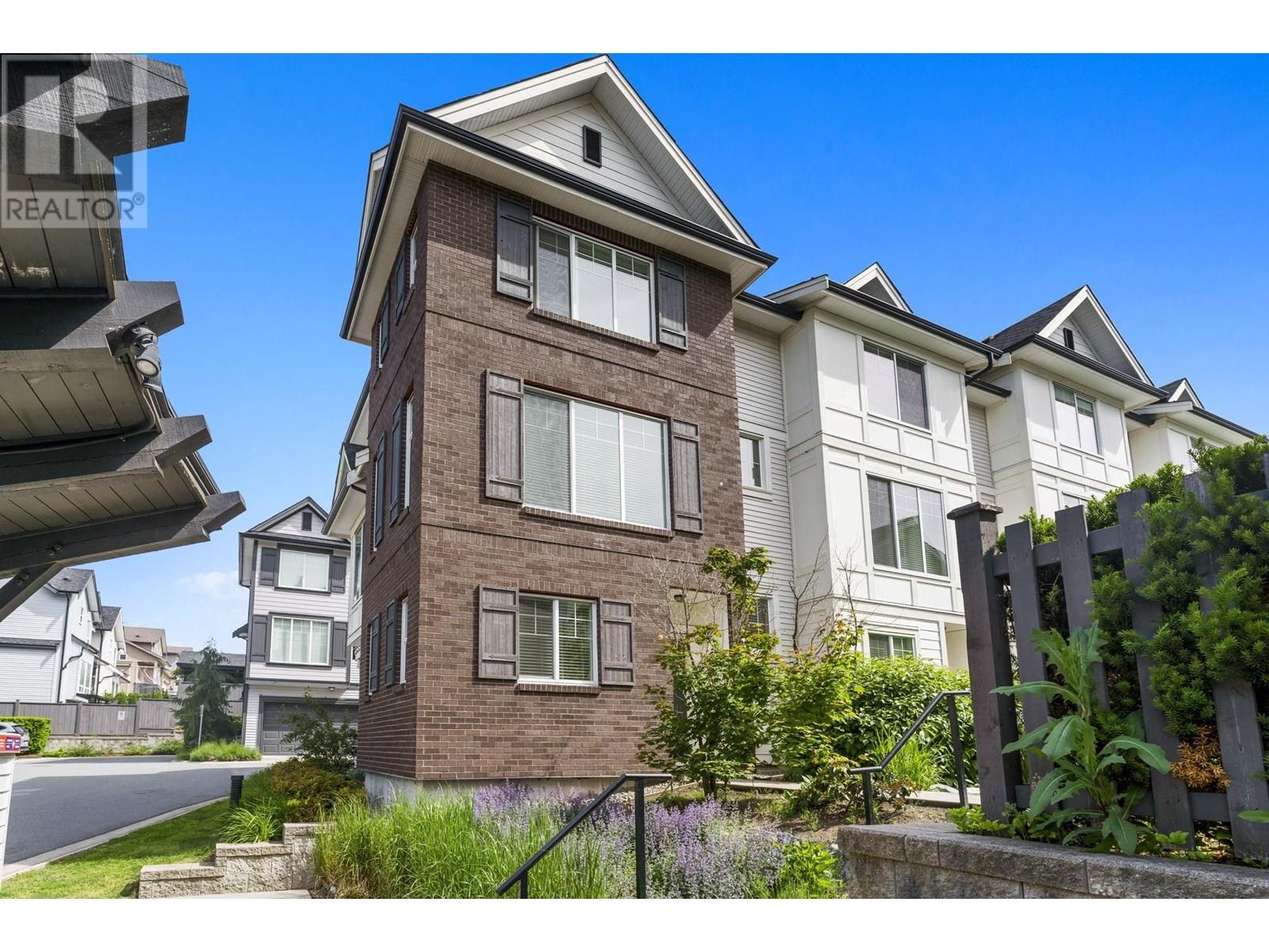 11272 240th Street Unit 9, Maple Ridge, BC V2W 0J8