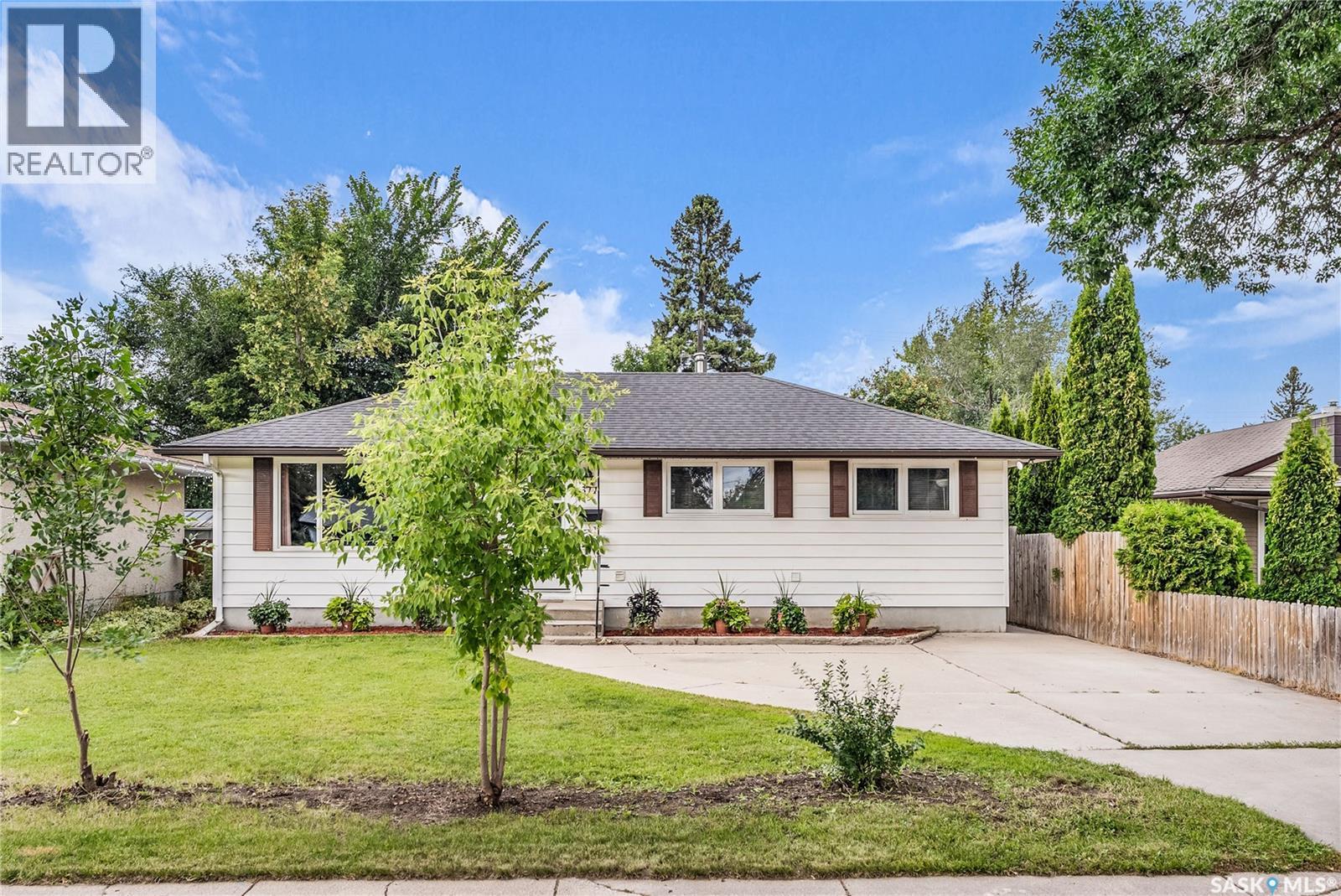 311 Hilliard St E, Saskatoon, SK S7J 0E5