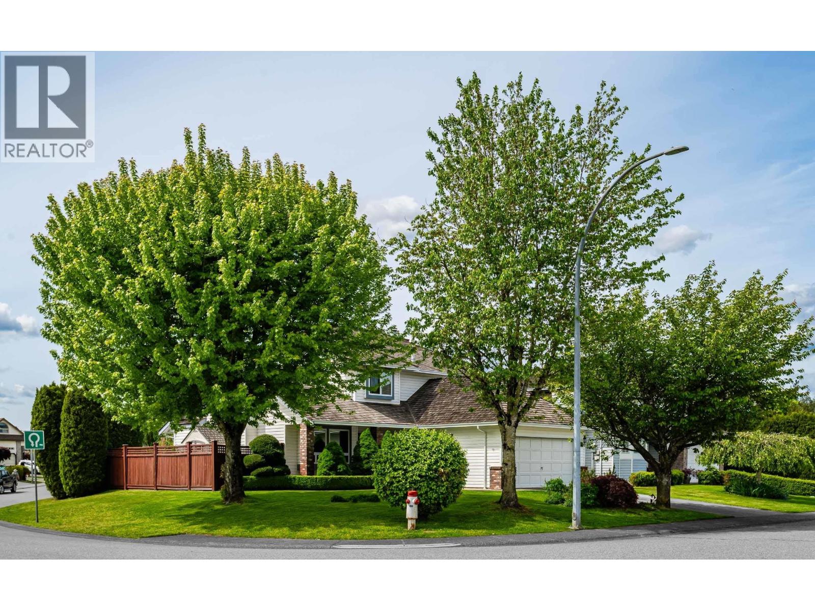 19660 Somerset Dr, Pitt Meadows, BC V3Y 2E2