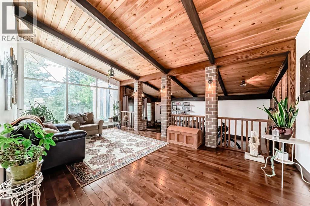 10 Southampton Dr SW, Calgary, AB T2W 0T5