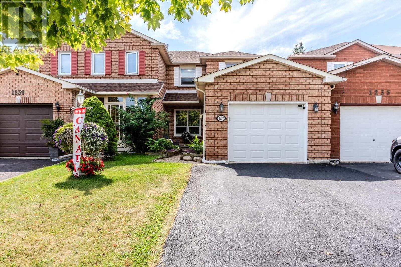 1237 Blackburn Dr, Oakville, ON L6M 2W5