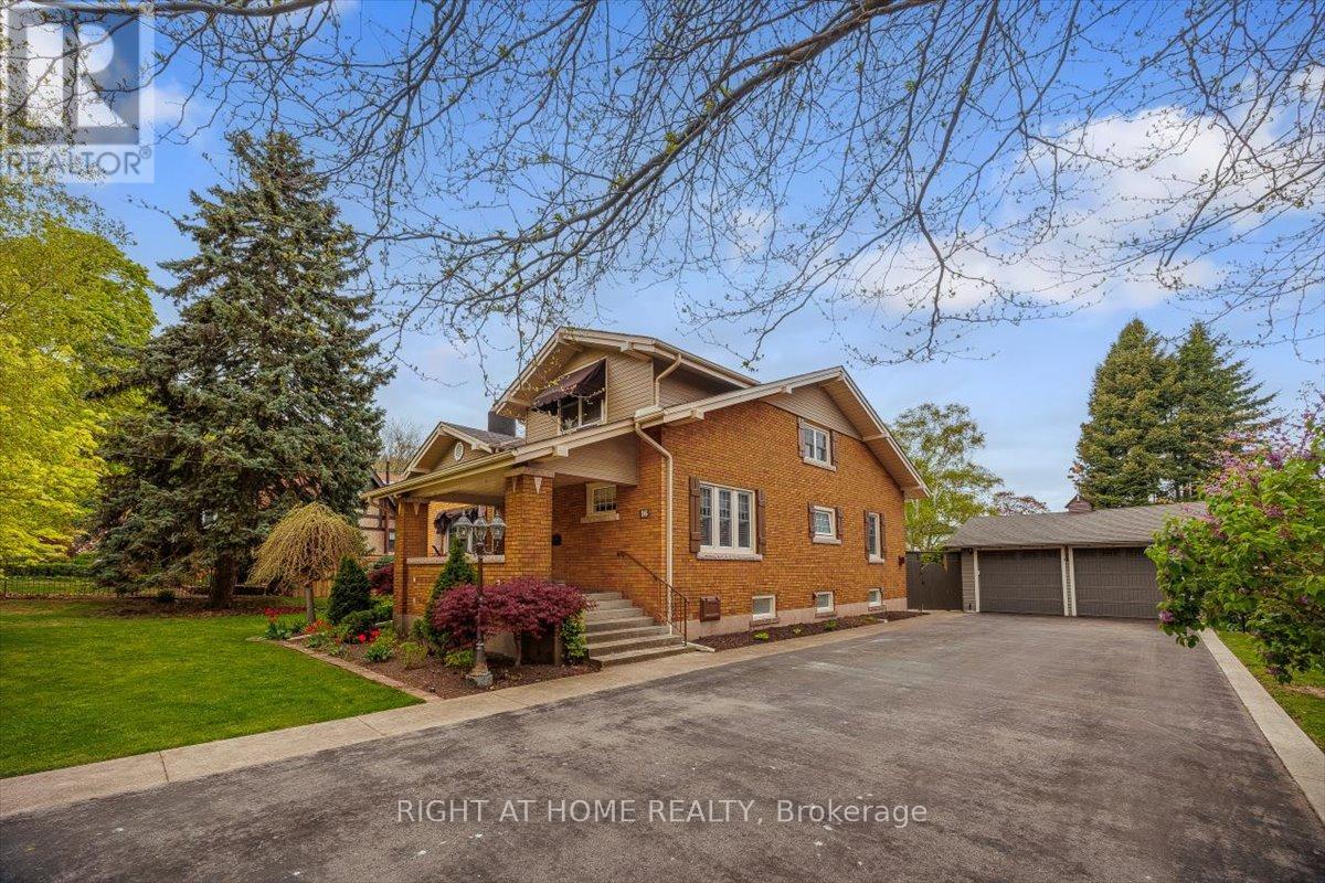 16 Nelles Blvd, Grimsby, ON L3M 3R1