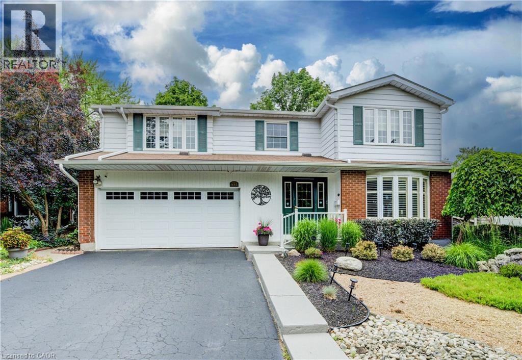 457 Stillmeadow Cir, Waterloo, ON N2L 5M1