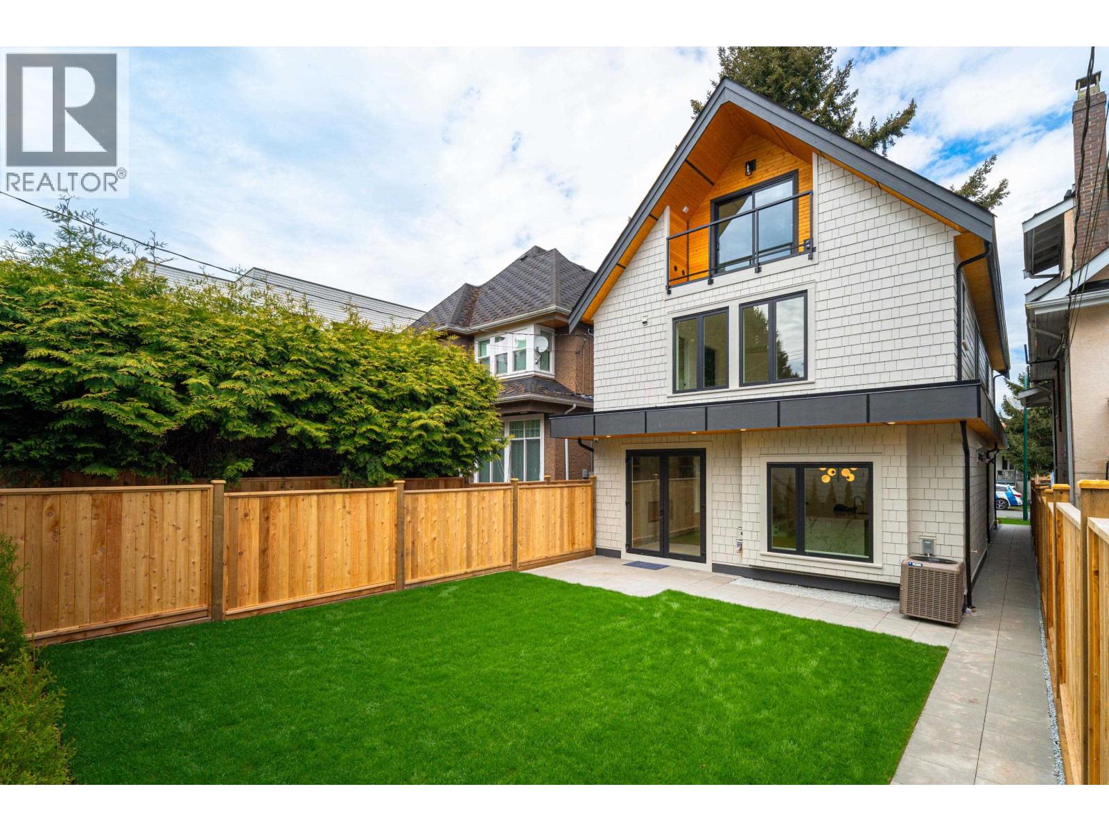 968 W 17th Ave, Vancouver, BC V5Z 1V4