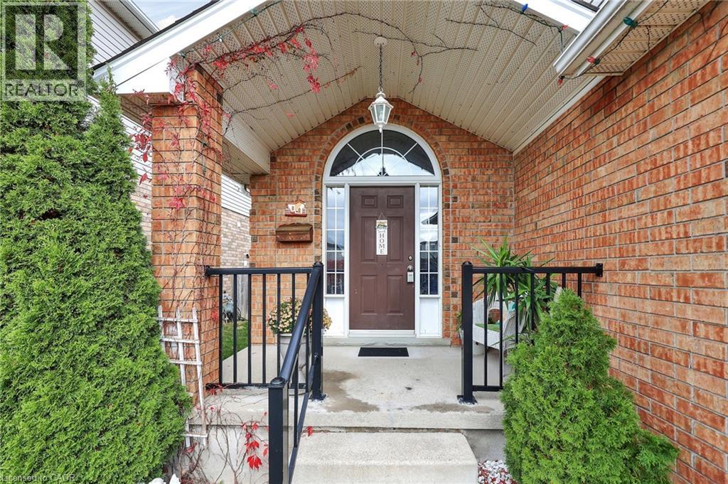 14 Keller Cres, Kitchener, ON N2N 3M7