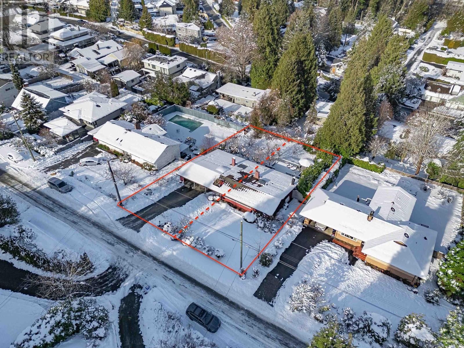 875 Jefferson Ave, West Vancouver, BC V7T 2A3