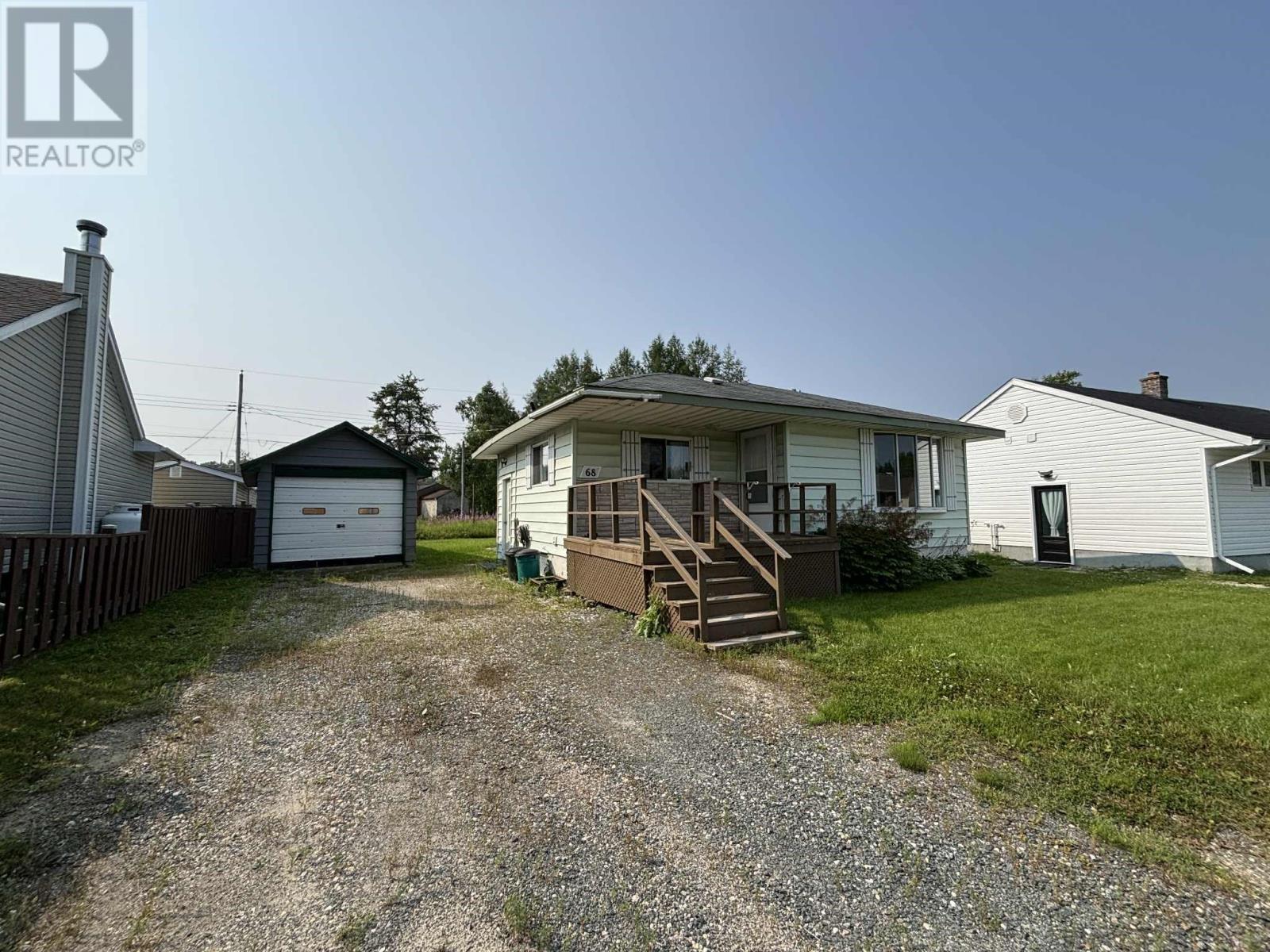 68 Neebig Ave, Manitouwadge, ON P0T 2C0