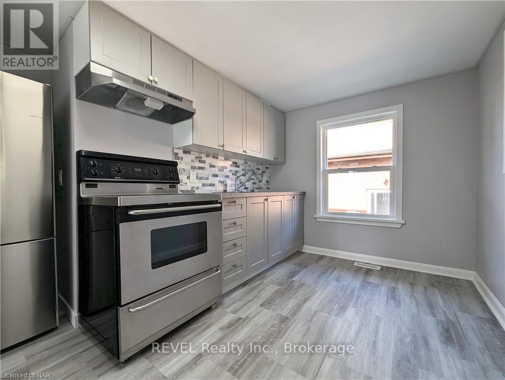 4591 Homewood Ave, Niagara Falls, ON L2E 4X8