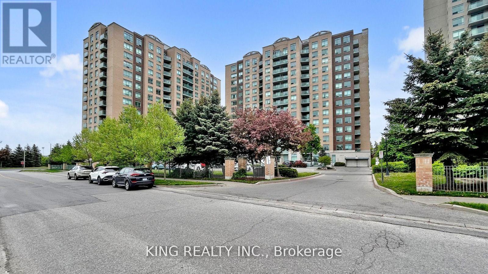 901 23 Oneida Cres, Richmond Hill, ON L4B 0A2