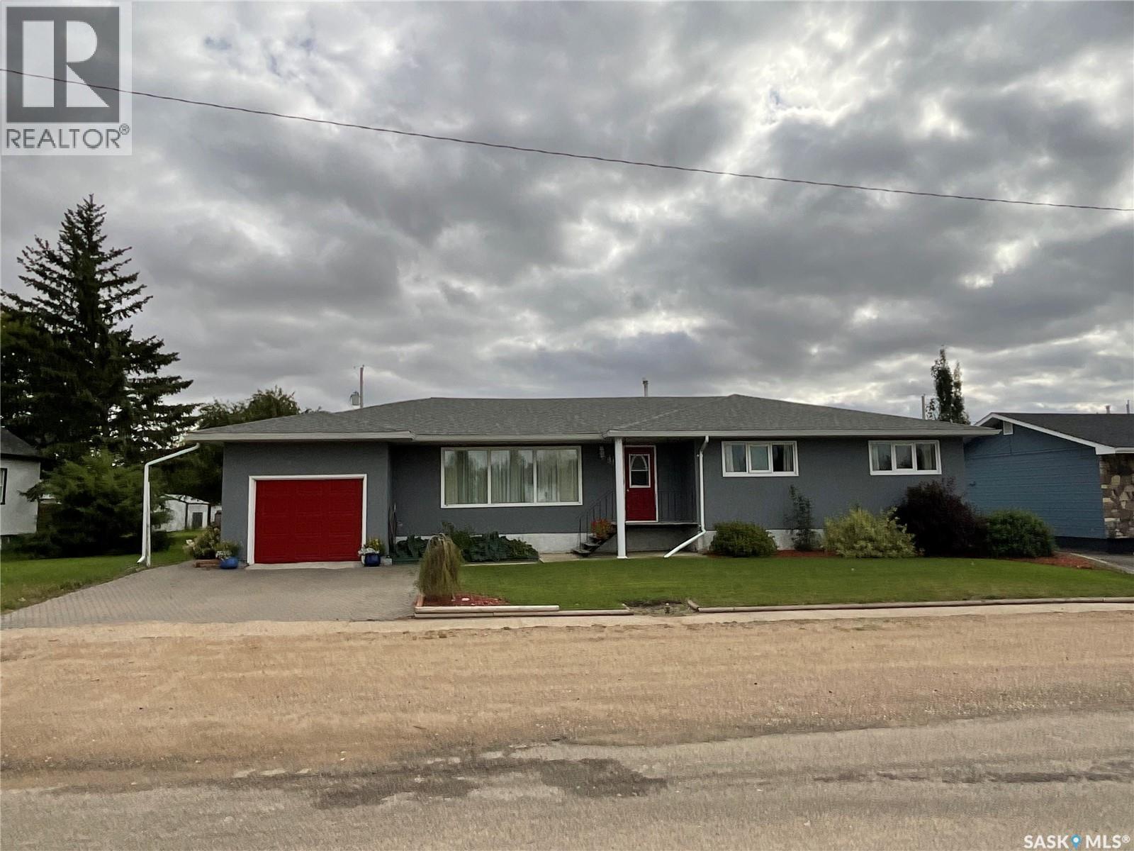 313 1 Street South, Wakaw, SK S0K 4P0