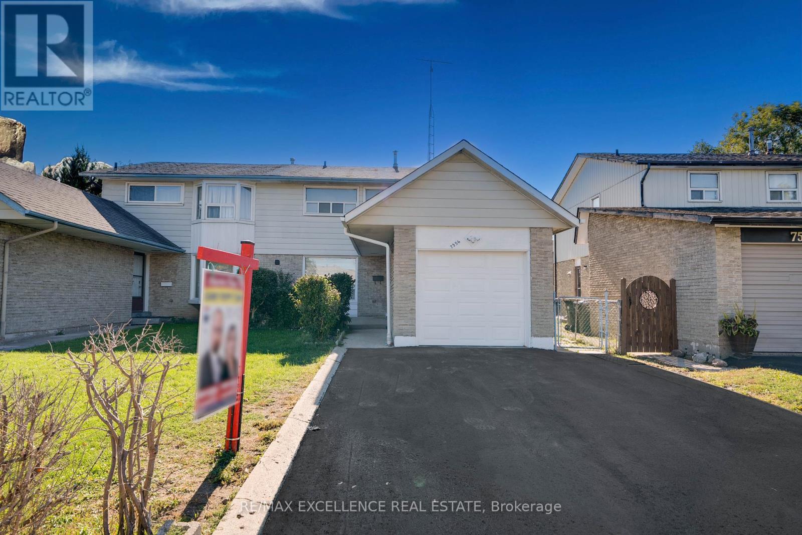 7556 Wildfern Dr, Mississauga, ON L4T 3P6