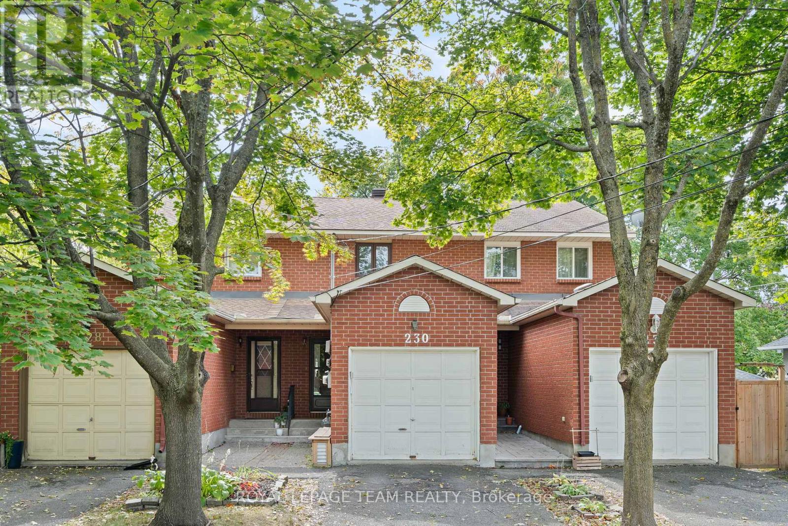 230 Currell Ave, Ottawa, ON K1Z 7J3