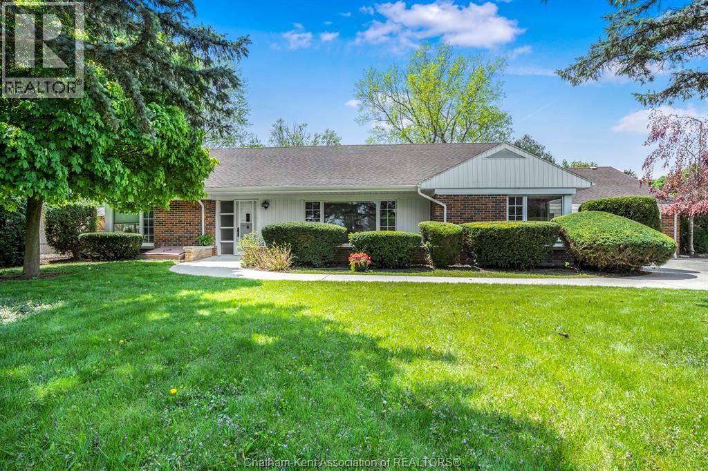 860 Charing Cross Rd, Chatham, ON N7M 5H2