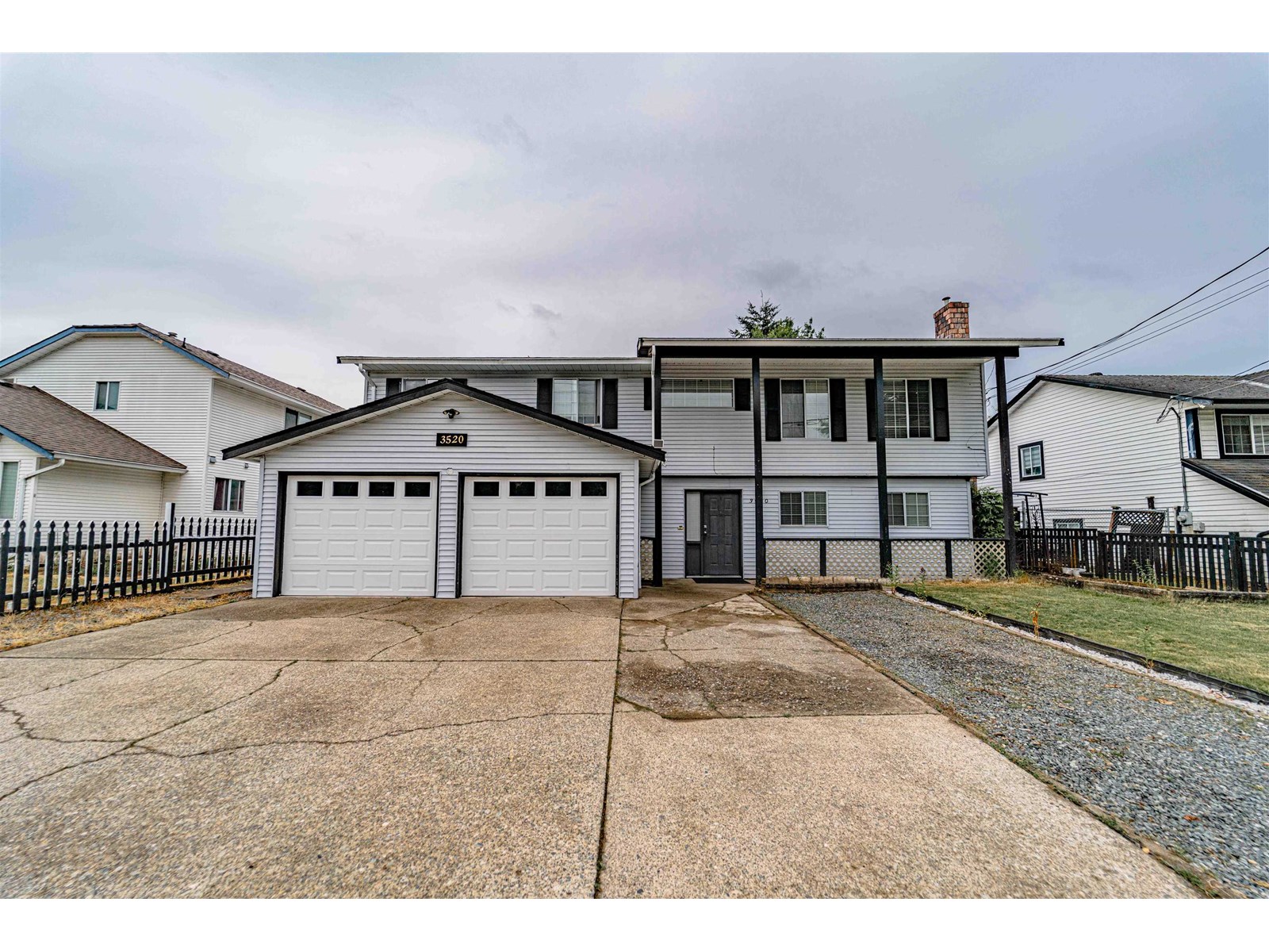3520 Clearbrook Rd, Abbotsford, BC V2T 5B8