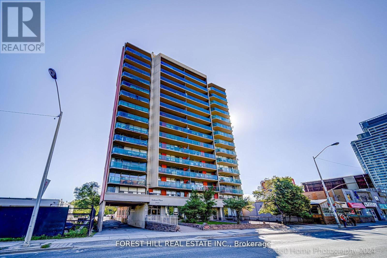 803 5949 Yonge St, Toronto, ON M2M 3V8