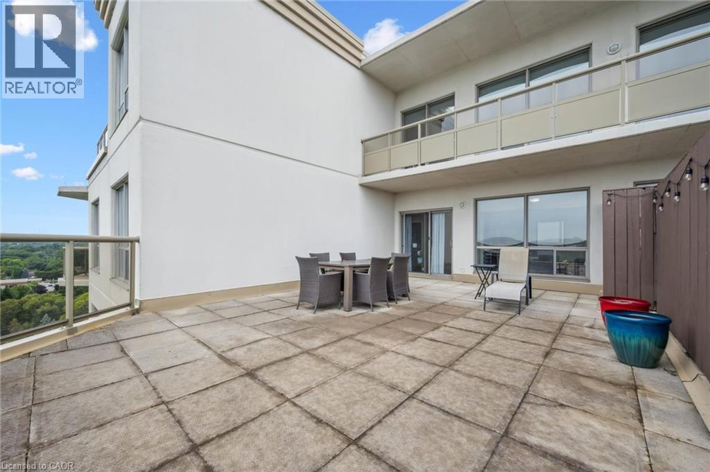 255 Keats Way Unit 1303, Waterloo, ON N2L 6N6