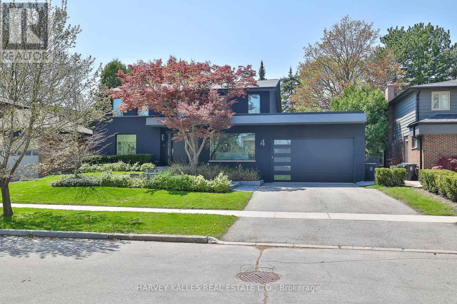 4 Kimloch Cres, Toronto, ON M3B 2J6