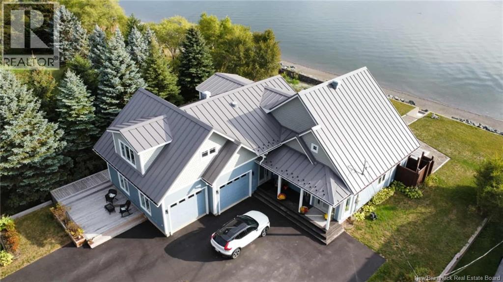 623 Baie St, Beresford, NB E8K 1X3