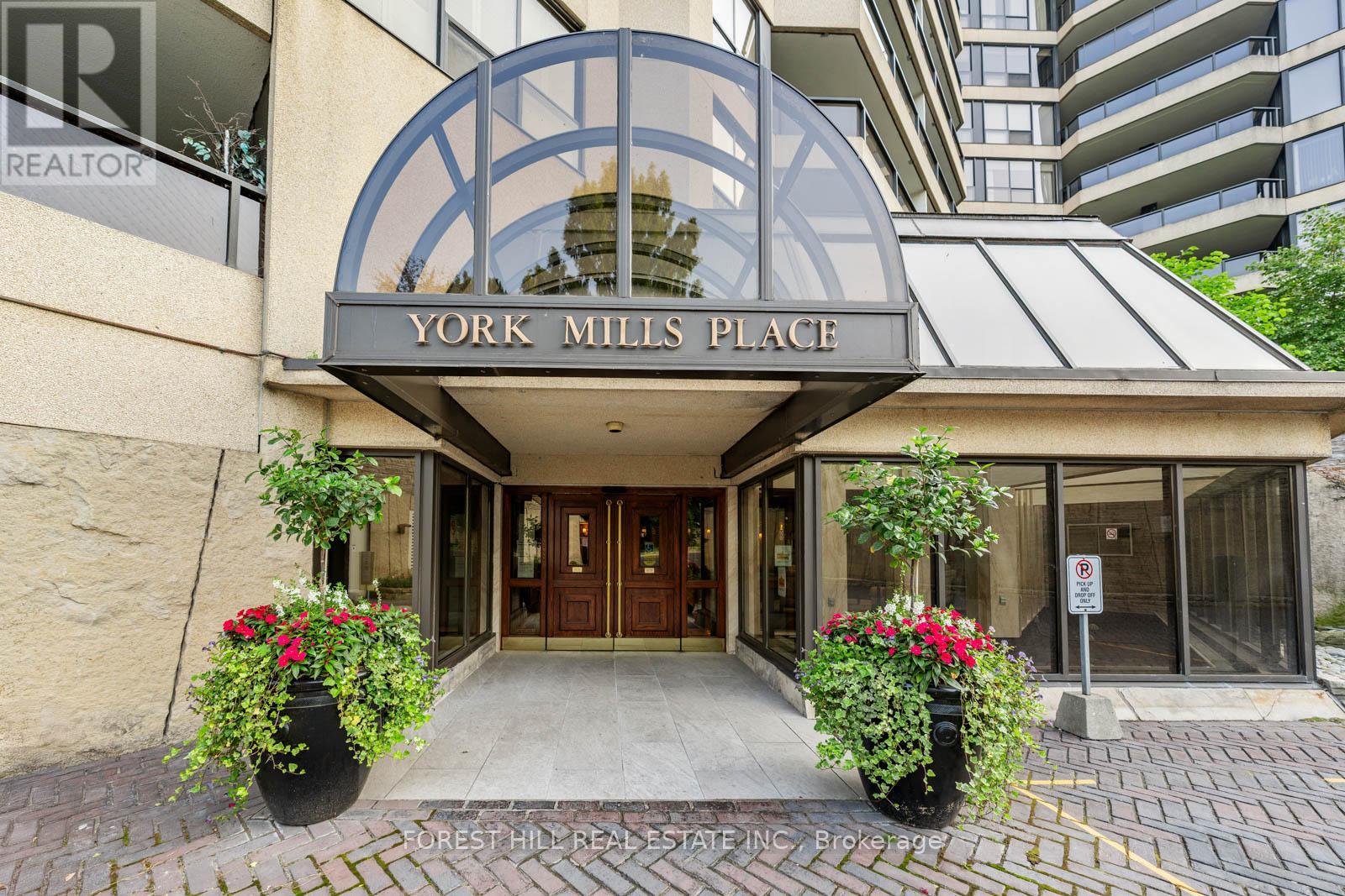 815 3900 Yonge St, Toronto, ON M4N 3N6