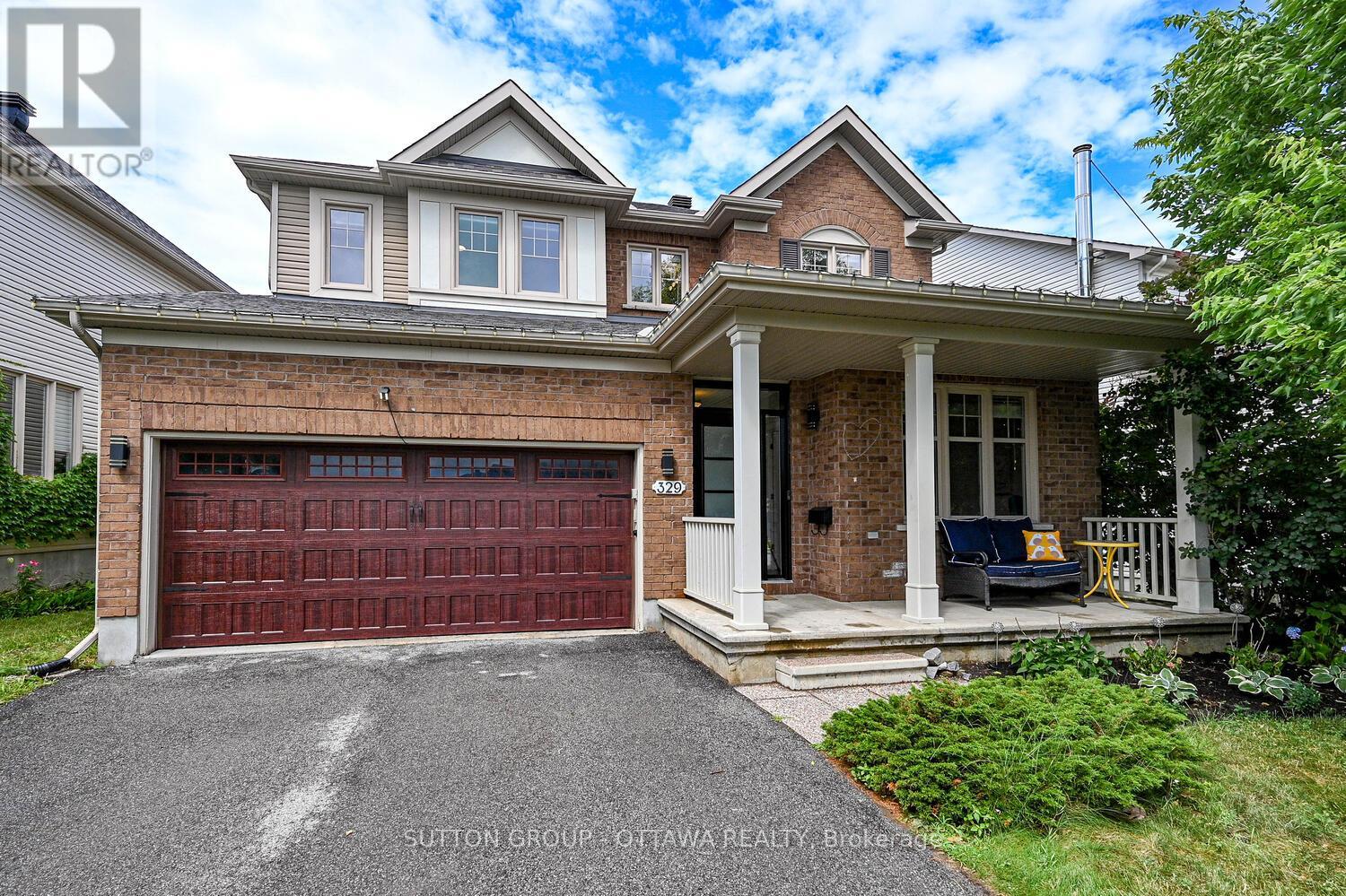329 W Ridge Dr, Ottawa, ON K2S 2G7
