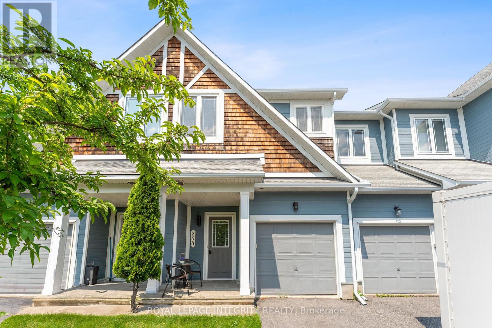 258 Catamount Ct, Ottawa, ON K2M 0A9