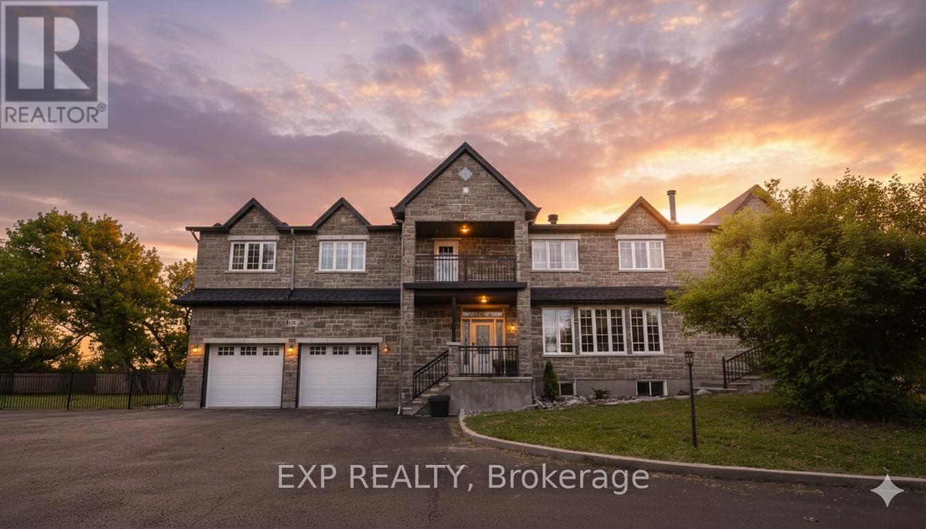2754 Eagleson Rd, Ottawa, ON K2S 1B8