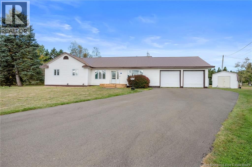 3 Chatellerault Ave, Saint-Antoine, NB E4V 1C8
