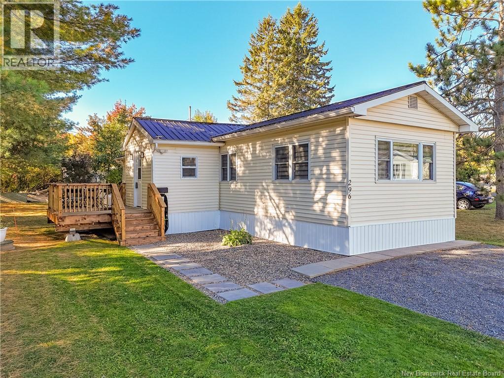 296 Magnolia Ln, Fredericton, NB E3B 7P4